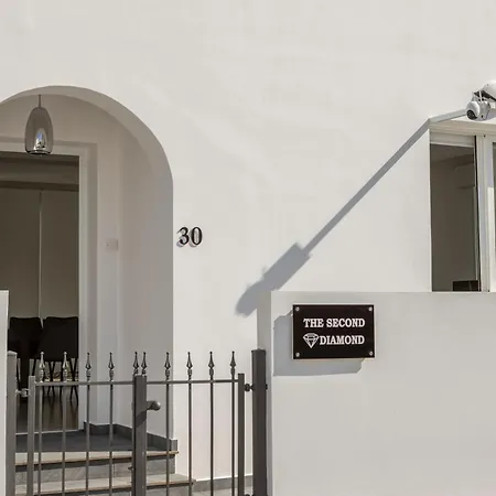 The Second Diamond Protara - 2' Walk To