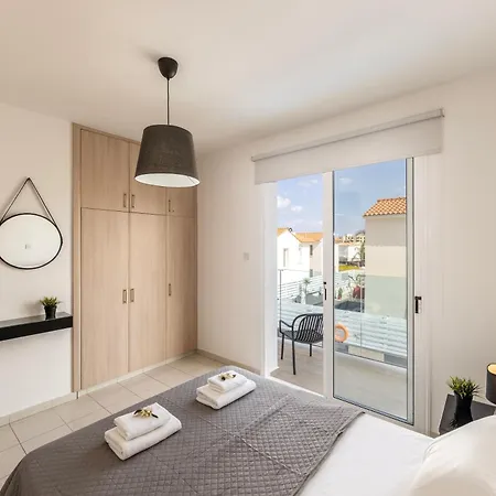 The Second Diamond Protara - 2' Walk To Semesterbostad Protaras