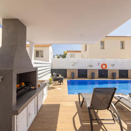 The Second Diamond Protara - 2' Walk To * Protaras