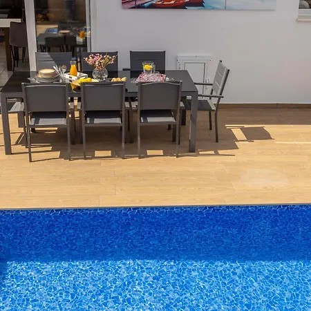 Semesterbostad The Second Diamond Protara - 2' Walk To *