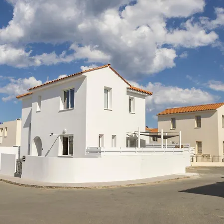 The Second Diamond Protara - 2' Walk To