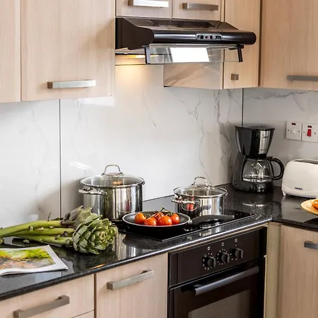 The Second Diamond Protara - 2' Walk To