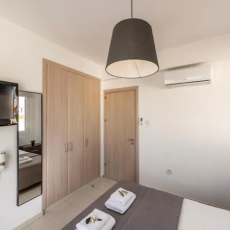 The Second Diamond Protara - 2' Walk To Дом отдыха Протарас