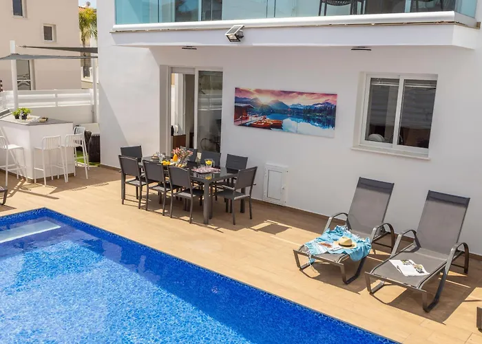 The Second Diamond Protara - 2' Walk To Protaras