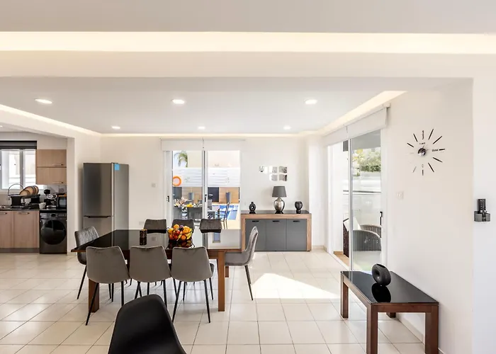 The Second Diamond Protara - 2' Walk To * Protaras