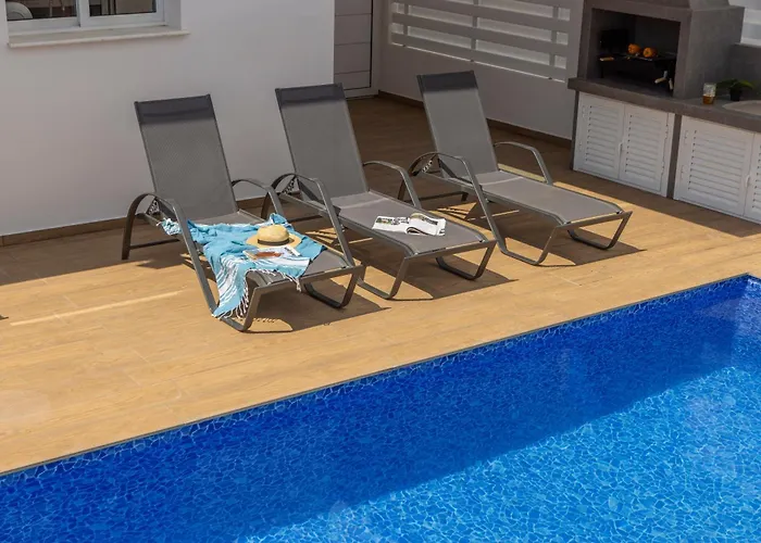 The Second Diamond Protara - 2' Walk To * Protaras